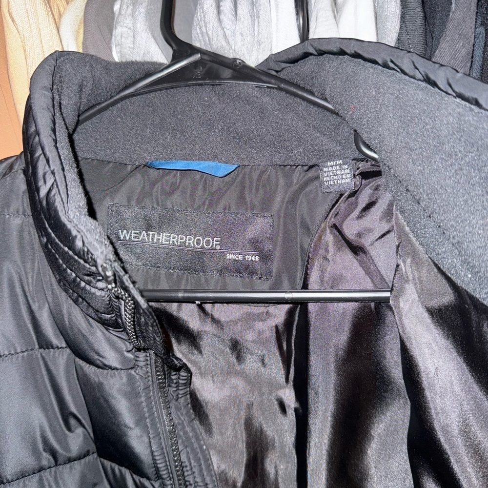 Water proof jacket - Picture 2 of 3